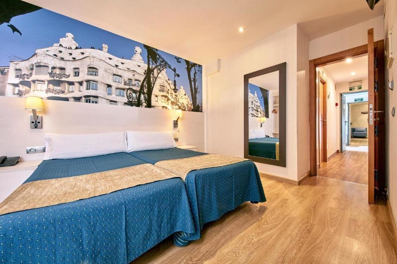 Hotel Transit Barcelona Bagian luar foto