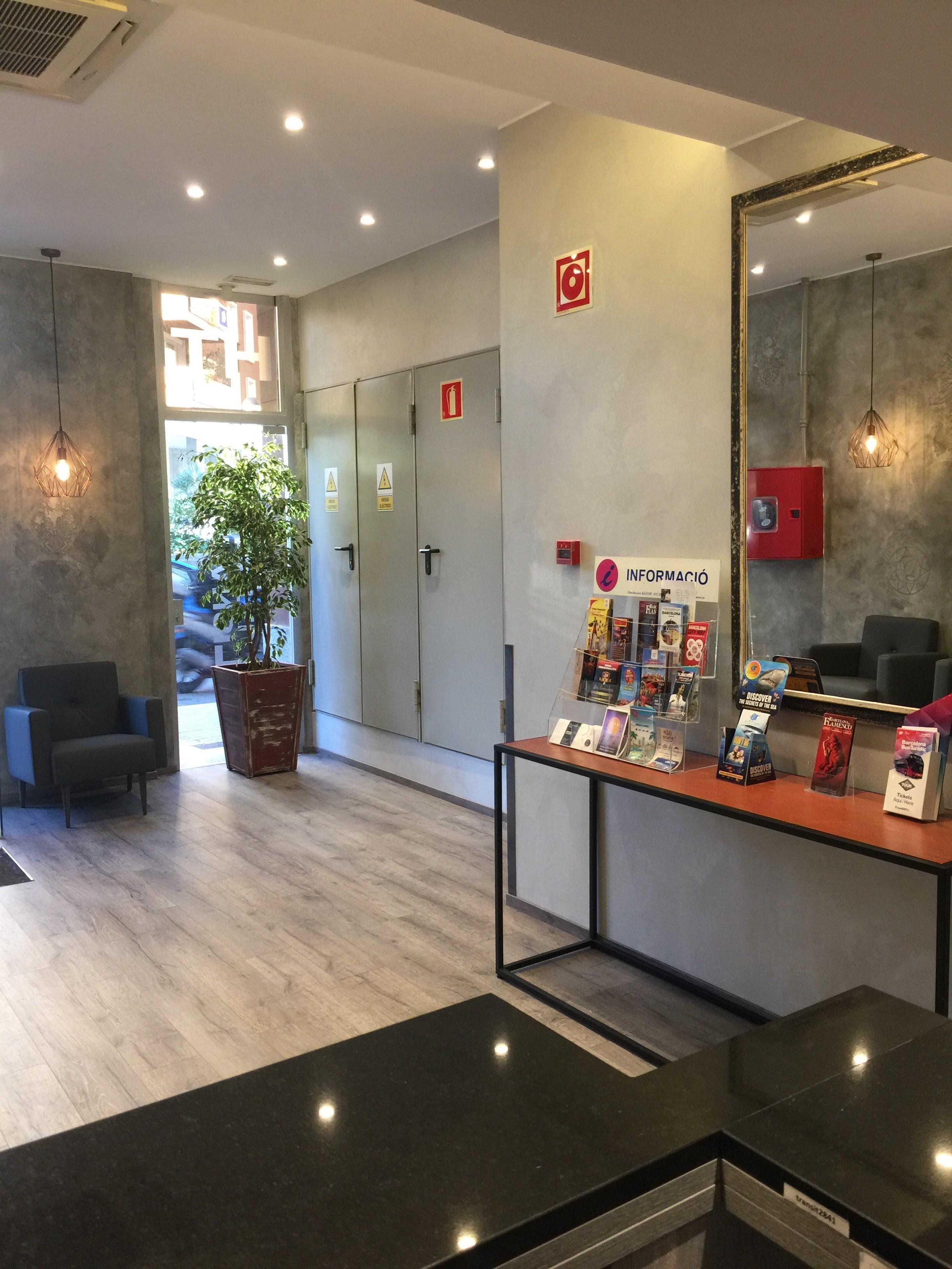 Hotel Transit Barcelona Bagian luar foto