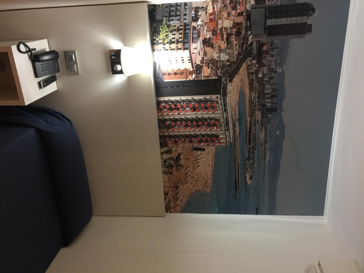 Hotel Transit Barcelona Bagian luar foto