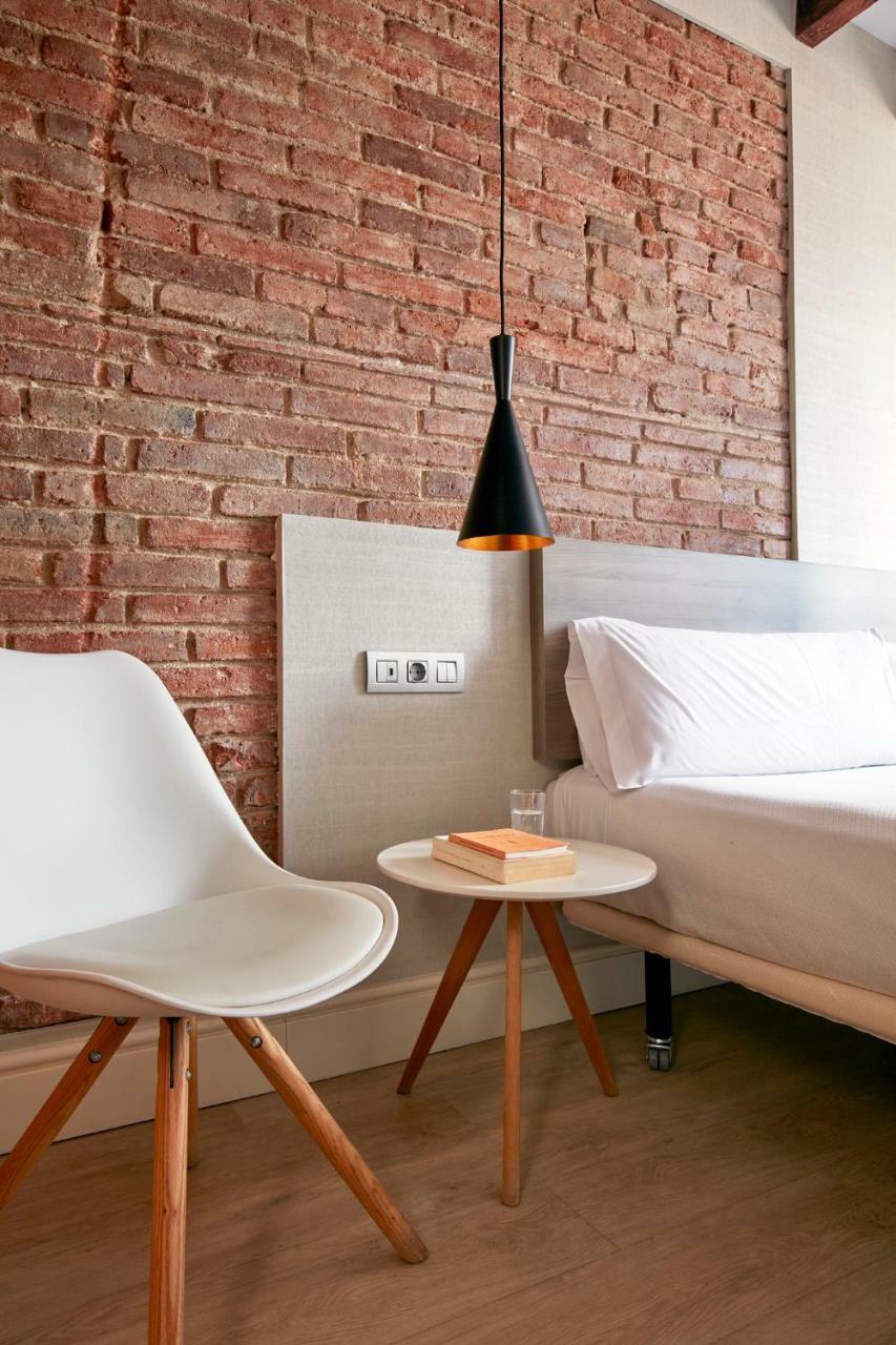 Hotel Transit Barcelona Bagian luar foto