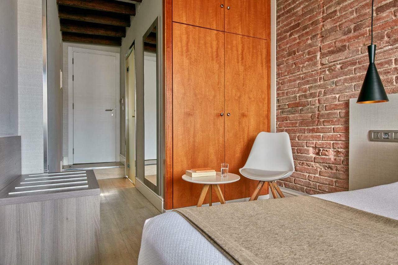 Hotel Transit Barcelona Bagian luar foto
