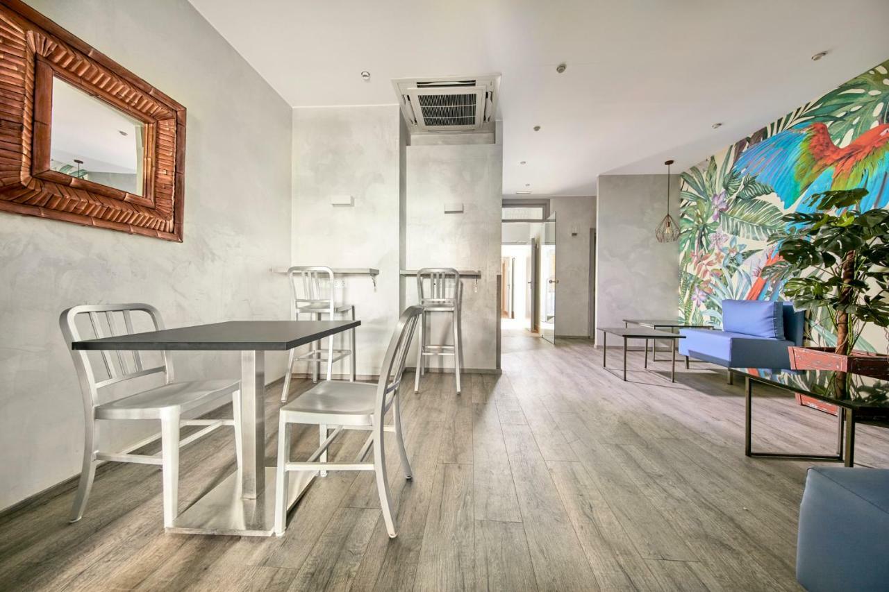 Hotel Transit Barcelona Bagian luar foto