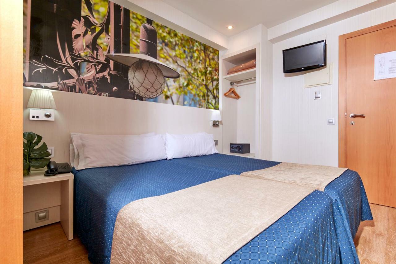Hotel Transit Barcelona Bagian luar foto