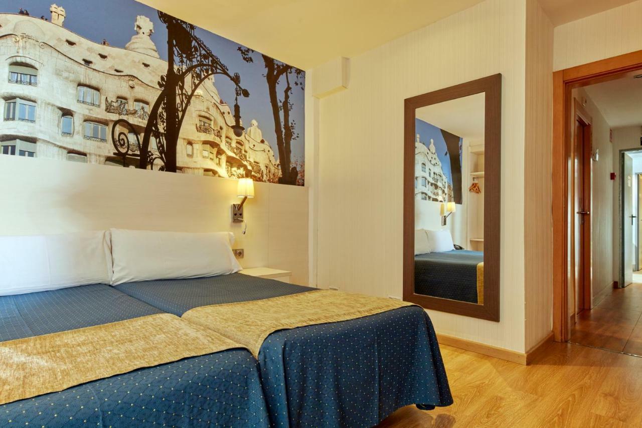 Hotel Transit Barcelona Bagian luar foto
